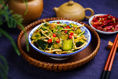 美味特色凉拌菜折耳根拌黄瓜