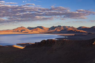 中国西藏纳木措圣象天门景色