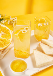  柚子茶蜂蜜饮品健康早餐场景图