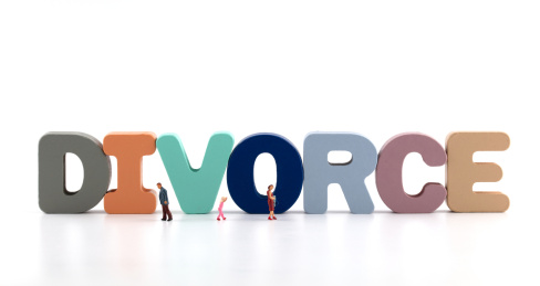 英文字母divorce和微缩的夫妻子女