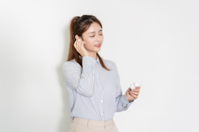 亚裔商务女性形象