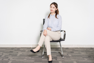 亚裔商务女性形象