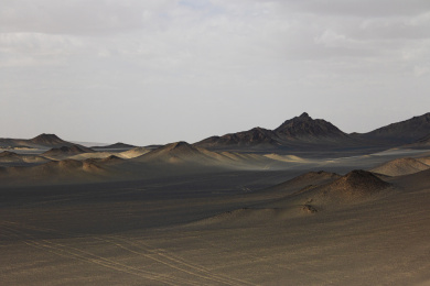 中国青海海西冷湖黑山戈壁风光