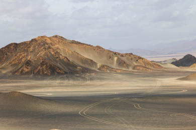中国青海海西冷湖黑山戈壁风光