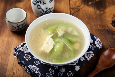 秋天吃的菜肴美食丝瓜汤