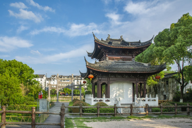 中国浙江杭州临平区塘栖古镇御碑亭