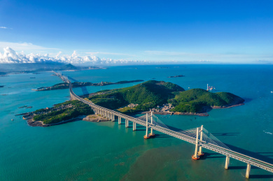 中国福建省平潭县公铁大桥航拍