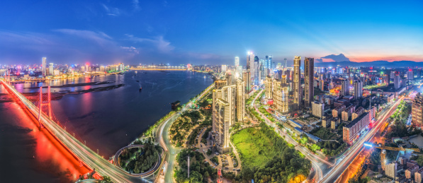 江西南昌一江两岸城市夜景