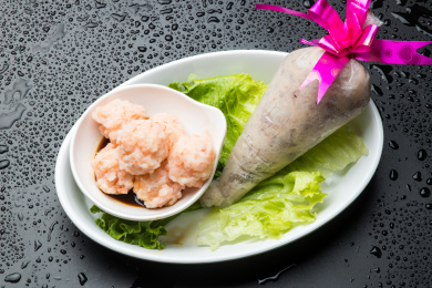 近距离拍摄手打虾滑