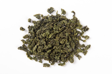 白色背景上的茶叶碧螺春