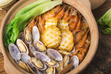 海鲜煲仔饭