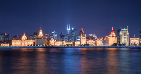 中国上海浦西外滩灯光夜景全貌