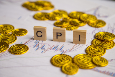 用木质积木砌成的字母单词CPI