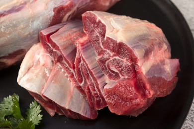 新鲜的牛腱子肉