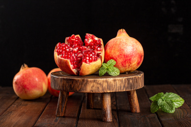 红色软籽石榴水果