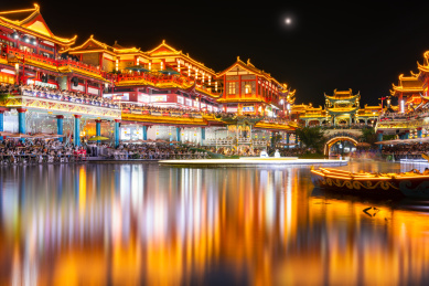 四川省眉山市眉山水街古建筑夜景风光