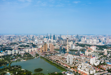 中国天津水上公园天津广播电视塔航拍图