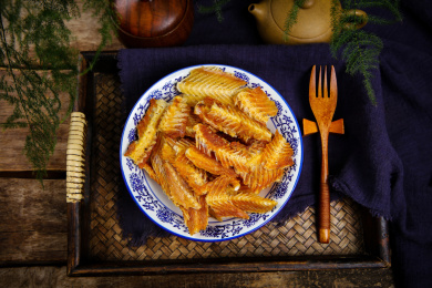 酥脆可口的油炸鱼骨