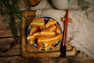 酥脆可口的油炸鱼骨