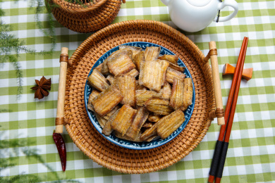 美味零食点心干炸带鱼块