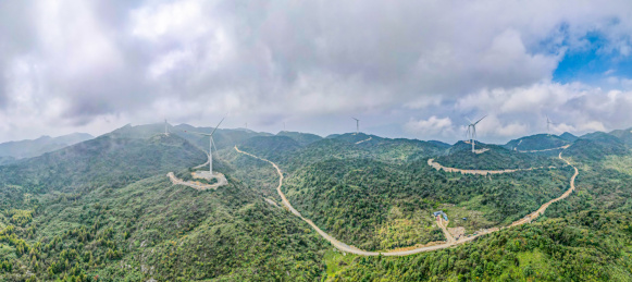 航拍中国重庆巫山青山头风力发电