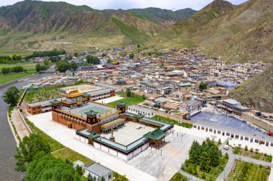 航拍甘肃甘南夏河县拉卜楞寺