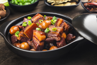 鹌鹑蛋红烧肉