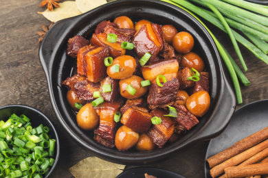 鹌鹑蛋红烧肉