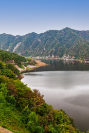 中国辽宁丹东宽甸浑江山水风光