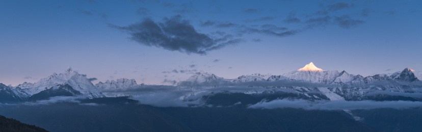 云南省梅里雪山日照金山航拍风光