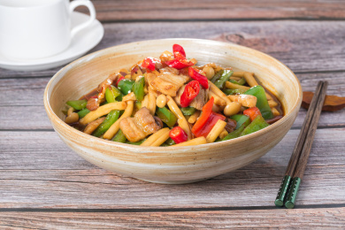 中式家常菜青红椒炒白玉菇