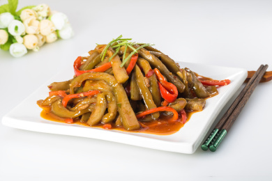 中式家常菜红椒炒茄子