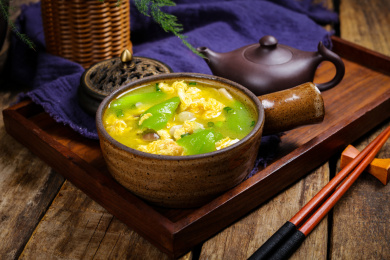 中餐菜肴美食胜瓜鸡蛋真姬菇汤