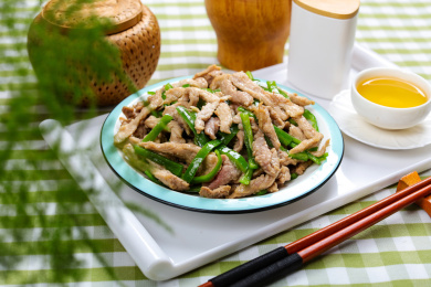 家常菜青椒炒肉丝