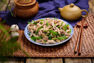 家常菜青椒炒肉丝