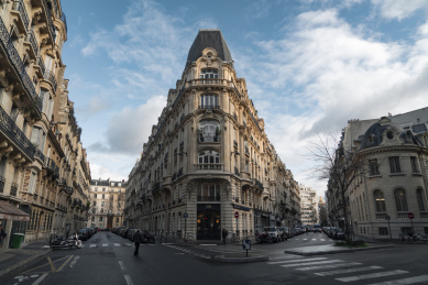 晨光中巴黎街角