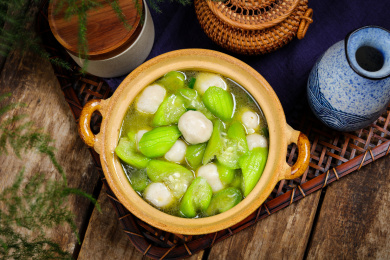 家常汤菜鱼丸丝瓜汤