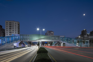 深圳光明楼村时光穿越天桥