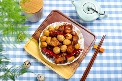 地方特色菜肴炖鹌鹑蛋红烧肉