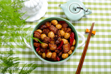 美味特色菜鹌鹑蛋红烧肉