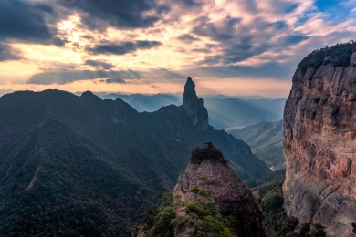 夕阳下的神仙居观音峰
