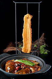 砂锅酱焖千岛湖大鱼头配油条