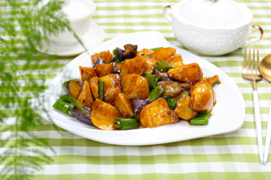 特色东北菜炒地三鲜