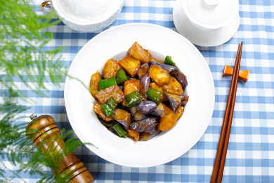 中餐菜肴美食辣椒土豆烧茄子