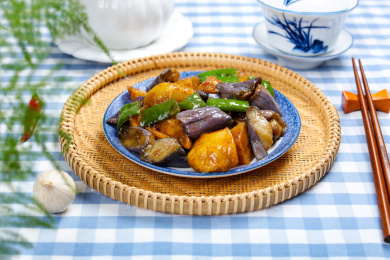 中餐菜肴美食辣椒土豆烧茄子