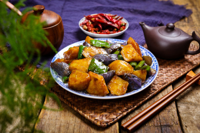 中餐菜肴美食辣椒土豆烧茄子
