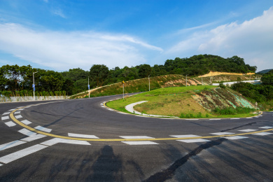 中国广东省广州市油麻山公路大转弯