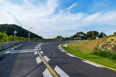 中国广东省广州市油麻山公路大转弯