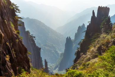 安徽黄山景区皮蓬沟断层风光