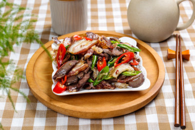 美味招牌菜小炒腊味拼盘